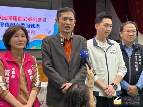 ▲何昱奇強調，這次捐贈不僅是提供物資，更是給孩子一份信心，讓他們知道追夢路上並不孤單。（圖／記者金武鳳攝，2025.11.26)