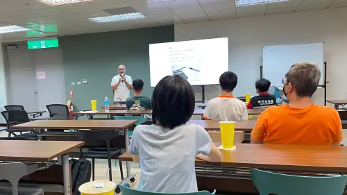 ▲講師蔡宗樺主講《從零開始打開加密世界的任意門》。（圖／翻攝畫面）