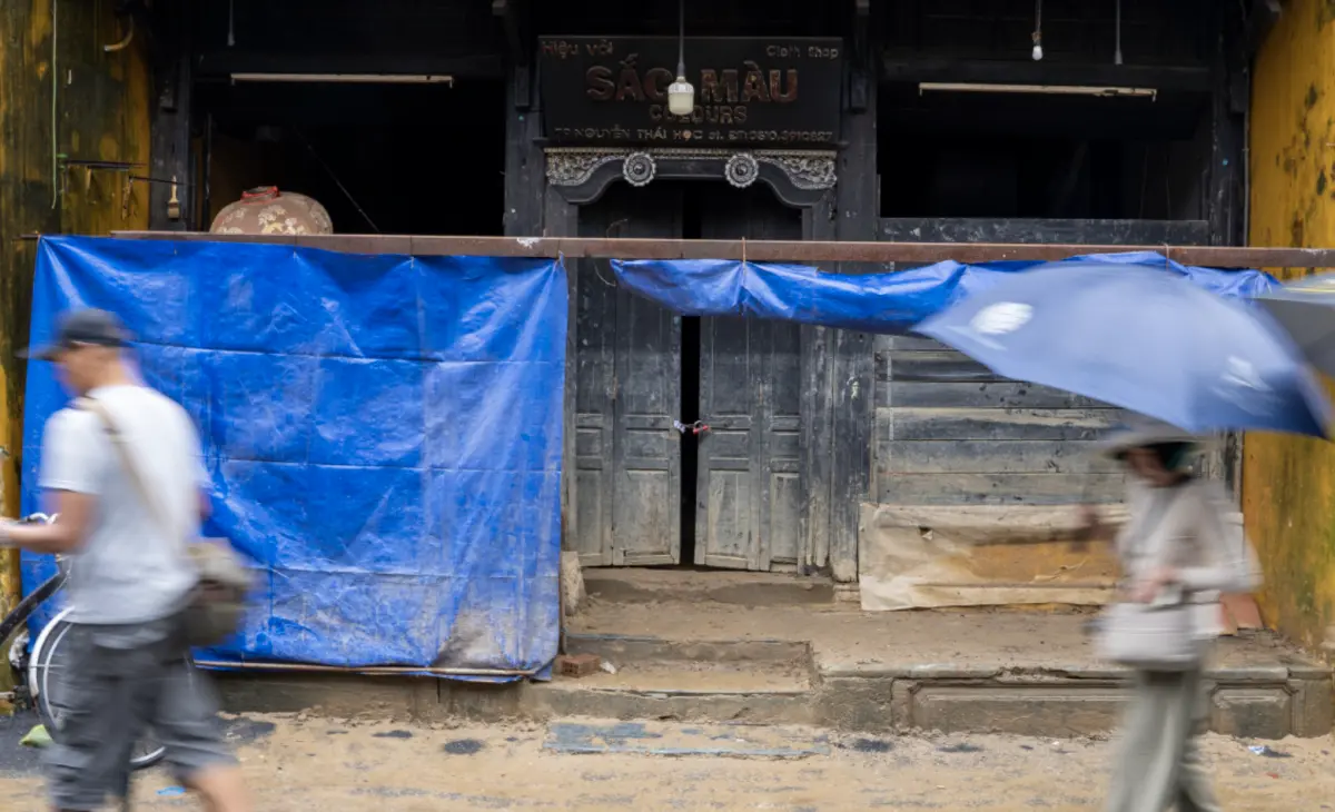 ▲連日暴雨與洪水襲擊越南旅遊重鎮會安，歷史建築和地標性景點遭受嚴重損害。（圖／翻攝自越南快訊）