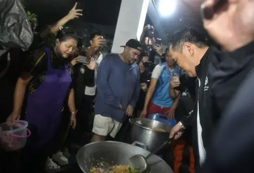 預警失靈！泰南洪水吞百萬戶　總理阿努廷「炒麵作秀」惹怒全國
