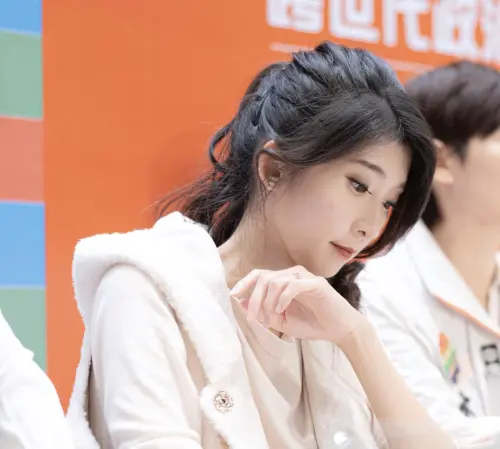 何鷹鷺喊退黨不玩了！李明璇嗆「快走不送」：和王義川一樣愚蠢
