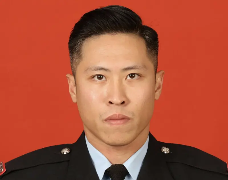    ▲殉職消防員何偉豪在救援過程中失聯，後送醫不治。（圖／翻攝自香港01）  