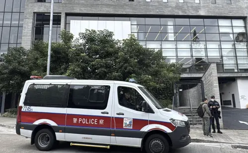 ▲多具罹難者遺體被移送至沙田富山殮房，警方已派員協助家屬認屍動線與秩序。（圖／翻攝自香港01）