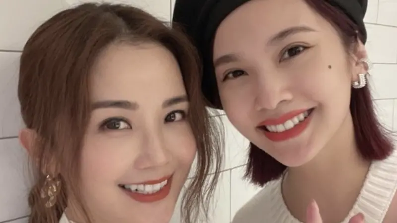 ▲香港大火破300傷亡！藝人楊丞琳、蔡卓妍今（27）日稍早於社群相繼為香港聲援，「所有傷者早日康復，逝者安息！」沉痛心情溢於言表。（圖／翻攝自楊丞琳IG＠rainie77）