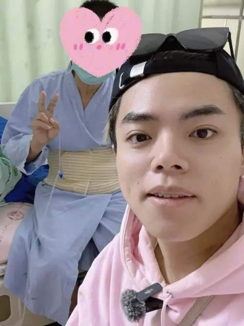 ▲藝人海產（劉威廷；如圖）本月初捐肝救回爸爸一命，今（26）日他出席「2025共鮮節」記者會，露面分享治療過程，透露爸爸當時岌岌可危，遺書也寫好了，他反問對方重話：「我明知道我能幫，你卻不要，這樣很自私，那你覺得我活得心安嗎？」沉重場面令人心碎。（圖／翻攝自海產IG＠seafood_rock）