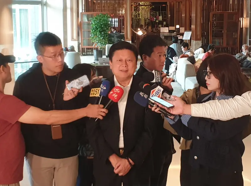 ▲國民黨立委今中午餐敘，黨團總召傅崐萁嗆，國民黨是鐵板一塊。（圖／何哲欣攝，2025.11.27）