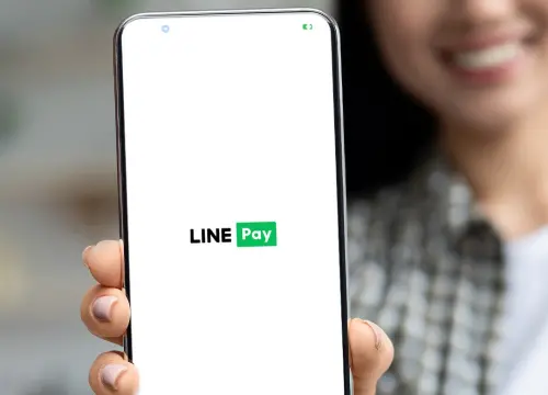 ▲把信用卡綁在 LINE Pay、街口等電子支付裡掃碼付款，因為要即時連網，可能變慢或失敗。（圖／LINE Pay臉書）