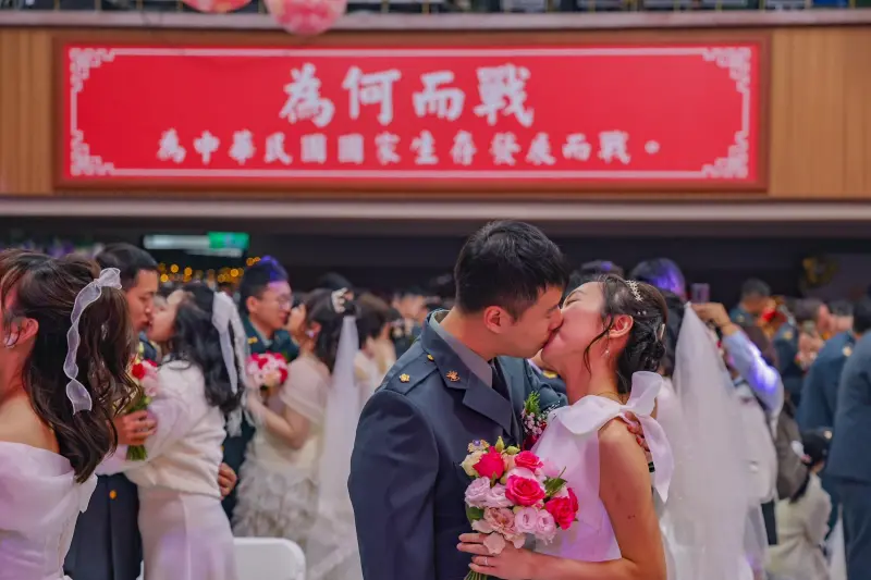    ▲陸軍司令部舉辦114年集團聯合婚禮。（圖／陸軍司令部提供）  