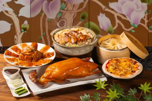 ▲天成世貿國際會館的翠庭中餐廳所推出的明爐櫻桃鴨，推出三重優惠。（圖／天成世貿國際會館提供www.cosmos-ticc.com.tw/）