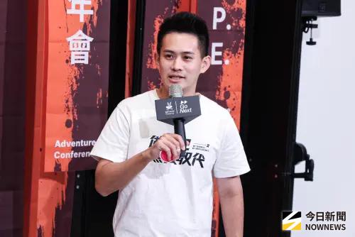 ▲溜溜球選手楊元慶以自身訓練歷程比喻冒險精神的培養。他談到每一次高難度技巧的成功，都來自於長期努力和嘗試創新。（圖／記者朱永強攝）