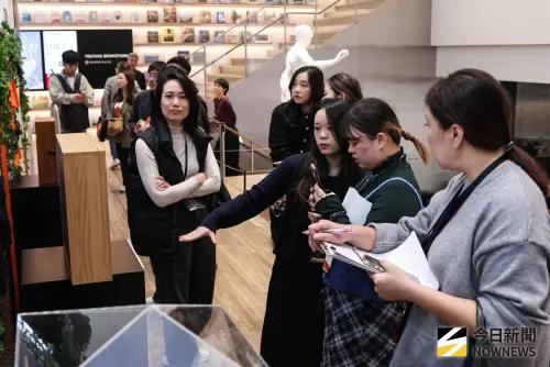 ▲年會的最終焦點聚焦於下一代人才的養成。未來社會變動快速，擁有冒險精神的青年將更能適應變化、看見機會並勇於啟動行動。（圖／記者朱永強攝）