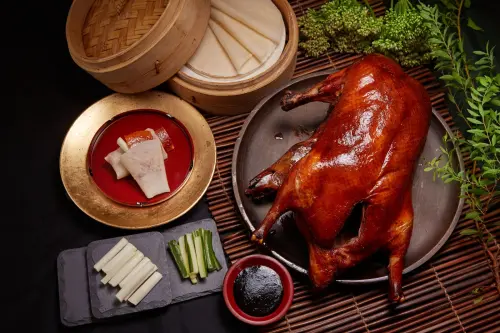 ▲掛爐烤鴨三吃是國賓中餐廳的招牌菜。（圖／翻攝國賓大飯店官網 www.ambassador-hotels.com/tc/taipei/）