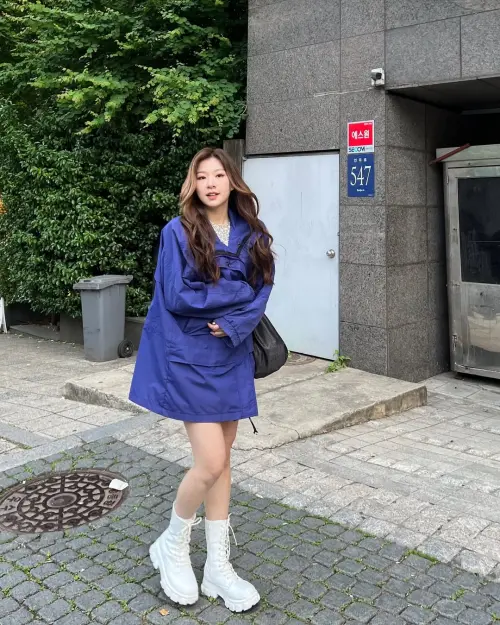 ▲關詩敏看到火燒香港宏福苑，心痛自己小時候長大的地方化為火海。（圖／翻攝自關詩敏IG@sharonskwan）