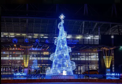 ▲屏東車站主燈-星願聖誕樹（圖／翻攝屏東聖誕節官網 amazing-pingtung.com/ptcm）