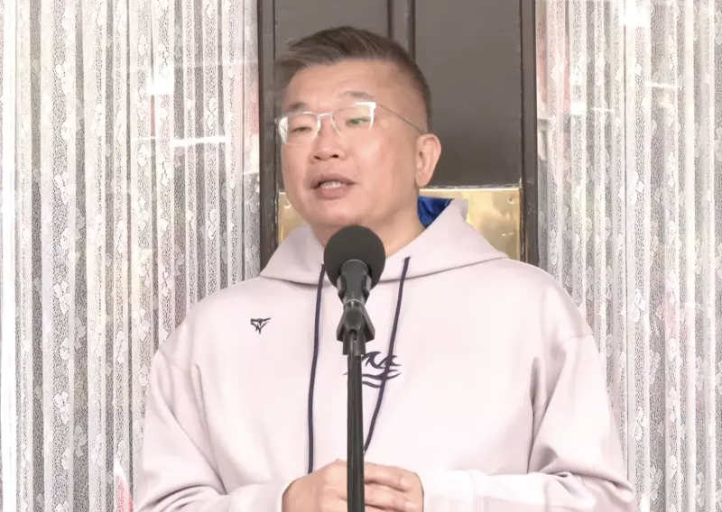 毒蟲持槍闖泳池！教練幼童差點遭槍擊　蔡其昌批「消息壓2個月」