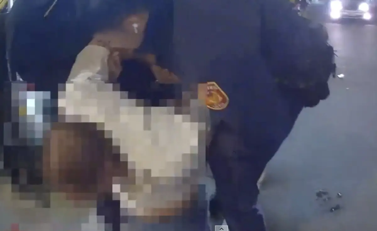 ▲27日桃園楊梅一名爛醉男，酒駕開車被逮喊「我只是酒駕而已」。（圖／翻攝畫面）