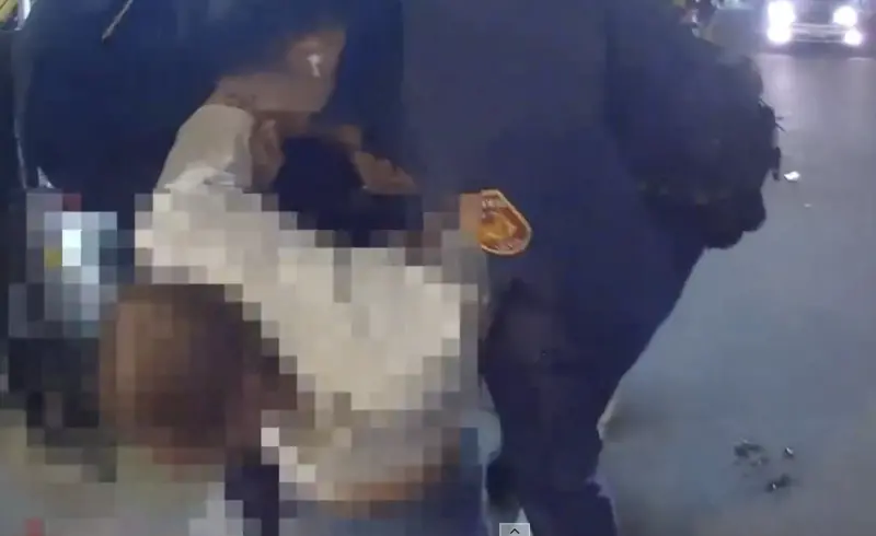 ▲27日桃園楊梅一名爛醉男，酒駕開車被逮喊「我只是酒駕而已」。（圖／翻攝畫面）