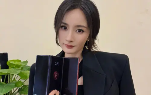 楊冪哀悼香港大火！暫停官宣代言人　粉絲讚翻：PRADA這次超識相
