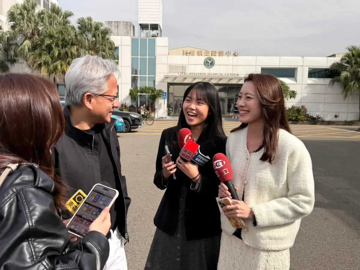 黃仁勳訪台大讚台灣美食很棒！明年1月再回來