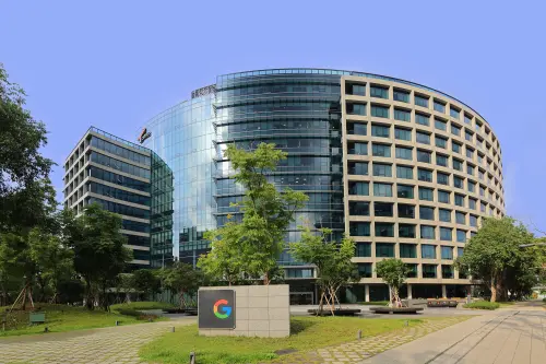 ▲「遠揚之森A⁺」是Tpark園區內最後一座住宅，不僅能享受全生活機能，商場、輕軌以及AI產業的陸續進駐，都為住宅所在的地段力持續加值。（圖／業者提供）