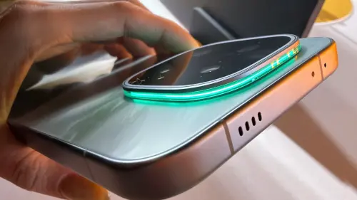 ▲iQOO 15。（圖／記者周淑萍攝）