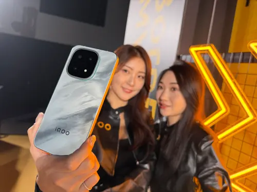 ▲iQOO 15。（圖／記者周淑萍攝）