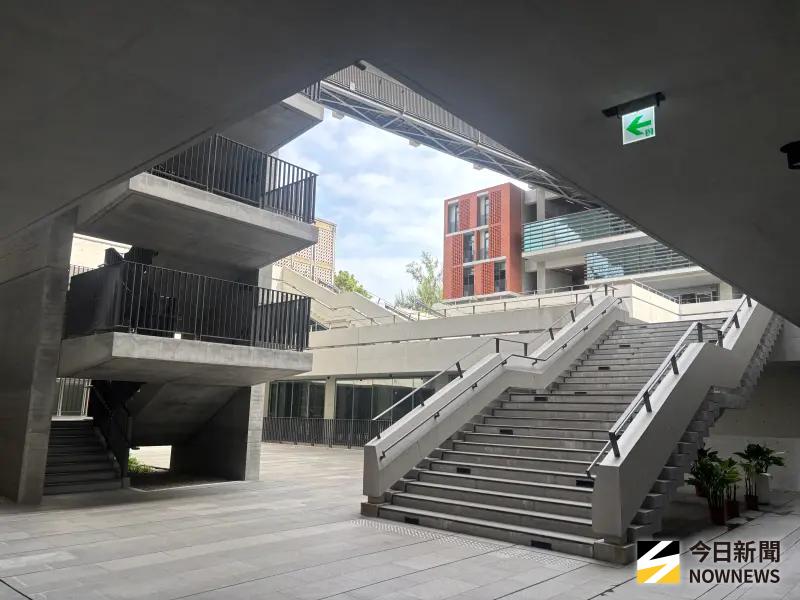 台大人文館落成我國首獲混凝土界奧斯卡獎　文學院特展同步開展