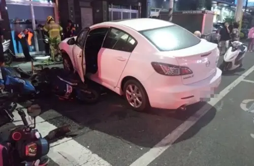 連環車禍！台南永康兩車碰撞再波及6車　六人受傷分送三醫院
