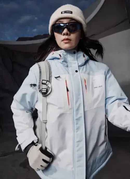 ▲「智能升溫七合一衝鋒衣2.0」其他機能還包括整件TTRI檢測升溫+8.14°C、防油、防污、防潑水、防風、耐磨等。（圖/ONE BOY提供）