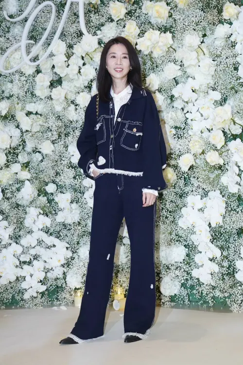 ▲謝盈萱低調現身，看起來心情非常愉悅。（圖／NOWNEWS攝影中心）