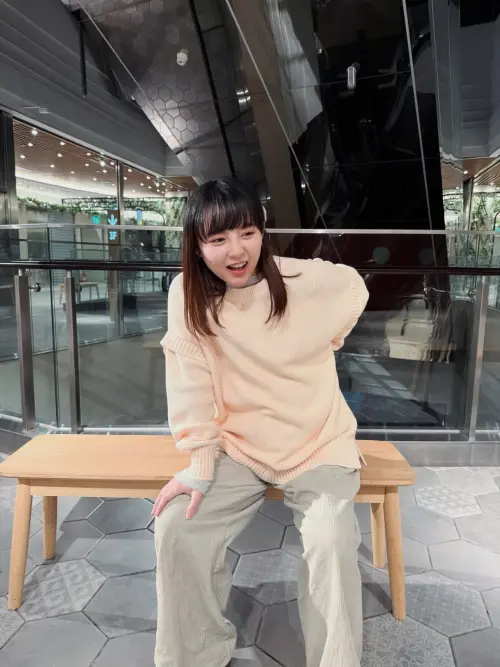 ▲陳詩媛上月宣布懷孕喜訊，近日曬出工作照，不少網友表示看不出來已經懷孕。（圖／翻攝自陳詩媛IG@10yuan.0424）