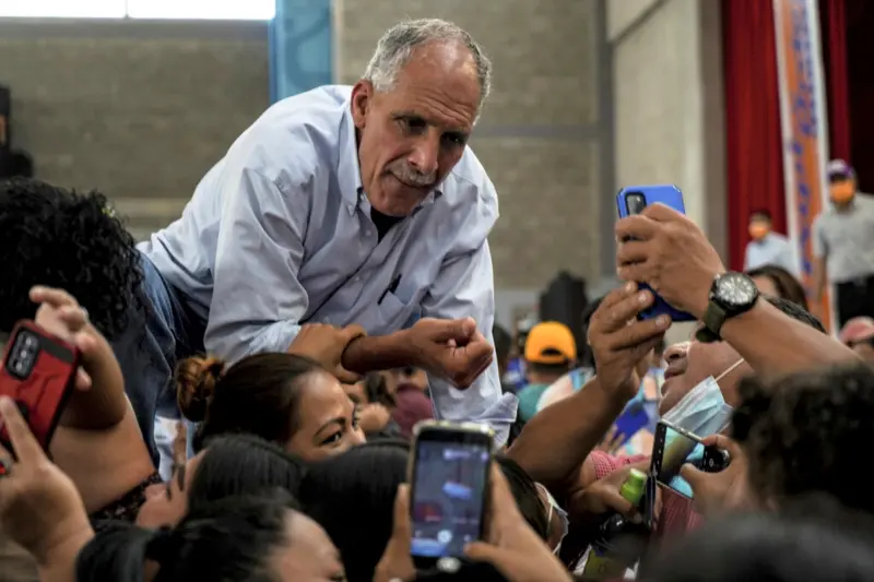    ▲此次宏都拉斯大選，保守派國家黨（National Party）的候選人阿斯夫拉（Nasry Tito Asfura），獲得川普大力支持。（圖／美聯社／達志影像）  