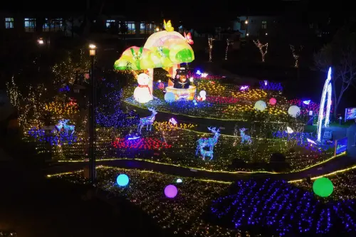 ▲「2025山谷燈光節」採雙主場形式，今（29）日由谷關率先亮燈，接著換梨山燈區打造全台最高聖誕樹。（圖／取自參山國家風景區臉書www.facebook.com/trimnt）