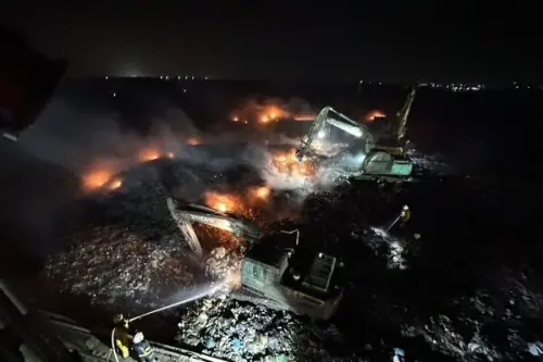 澎湖垃圾場深夜大火狂燒45小時　162名警義消連夜搶救終撲滅
