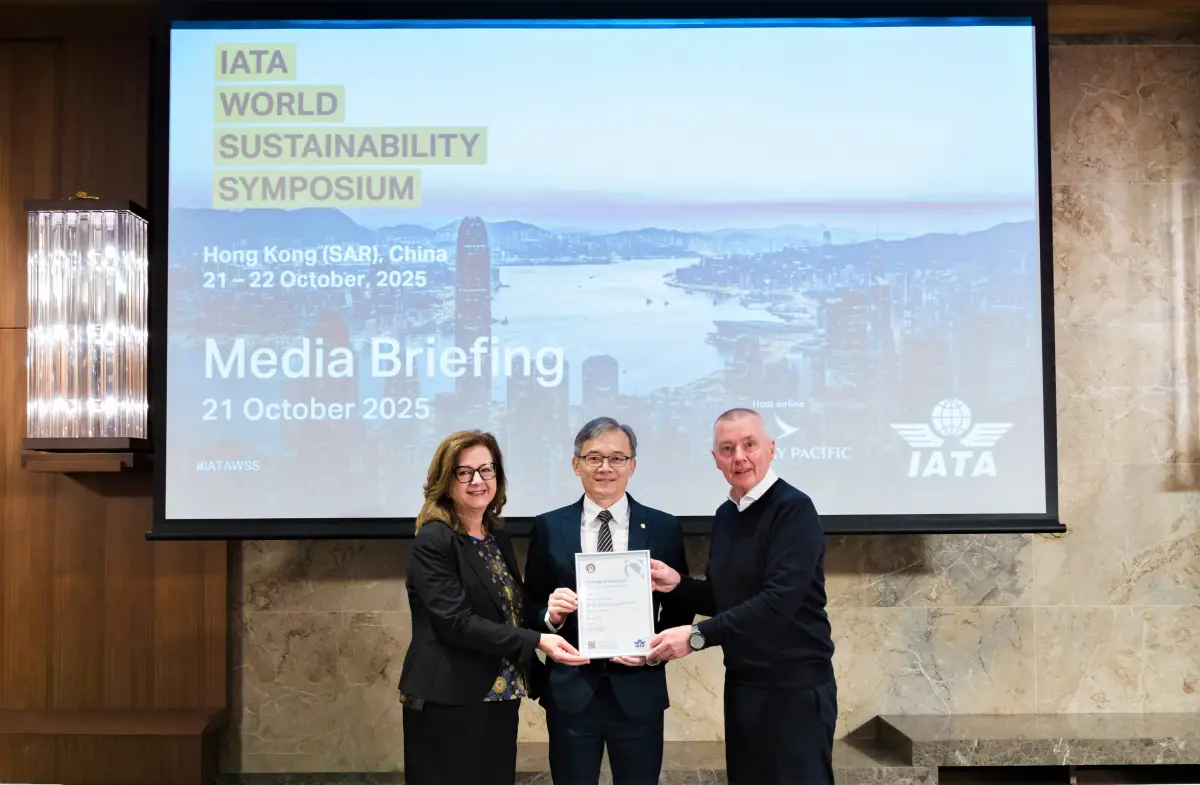 樹立航空業ESG新標竿！長榮航空奪7項大獎、IATA永續採購認證