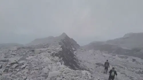 ▲特遣隊歷經9天8夜抵達堰塞湖勘查狀況並安全歸隊，任務就是要沿路記錄崩塌長度、地形地貌與坡度等，透過照片跟文字敘述並以座標記錄並回報。（圖／農業部林保署提供）