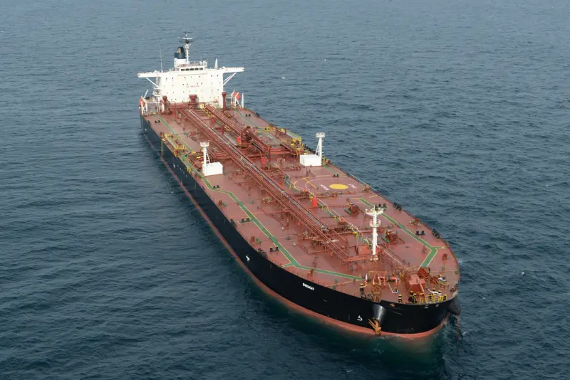 俄羅斯「影子艦隊」2油輪遭轟炸！黑海爆猛烈火勢烈焰衝天