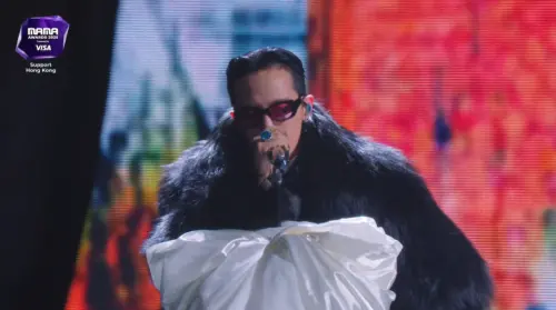 MAMA／GD麥克風穿婚紗！深情唱〈DRAMA〉飆中文：問我愛你有多深
