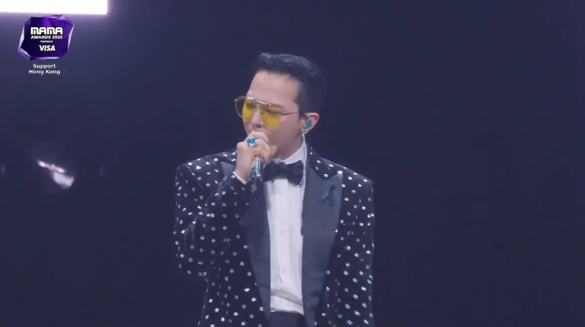 GD登MAMA原只唱2首！為香港大火加碼〈無題〉 全黑登台暖哭粉絲