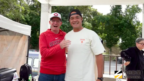 影／MLB紅人球探關懷盃找林智勝簽名！回憶20年前：想帶你去美國
