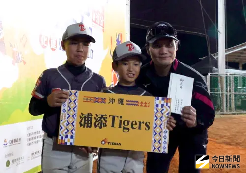 影／感人！關懷盃沖繩少棒球員上街募捐　總教練盼能幫到花蓮災民
