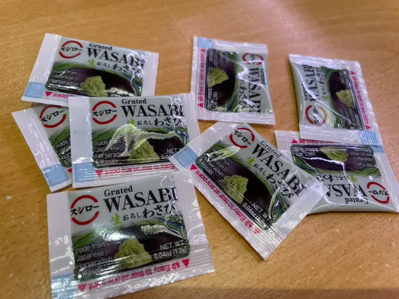 迴轉壽司芥末包不要直接擠！「隱藏用法」實測不沾手　眾全長知識