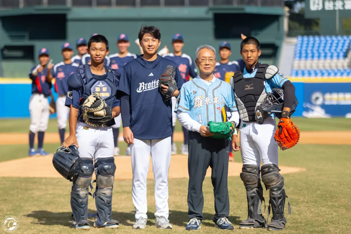 黑豹旗／伍立辰來開球！笑說終於圓夢 中信兄弟首年「自評70分」