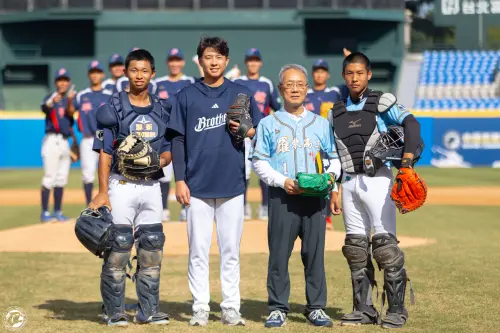 黑豹旗／伍立辰來開球！笑說終於圓夢　中信兄弟首年「自評70分」
