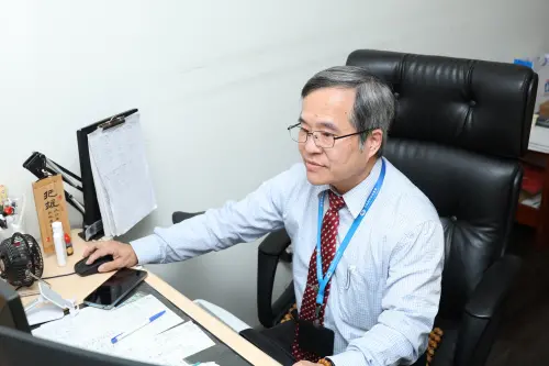 ▲0403花蓮大地震的「警報沒響」事件，不僅讓吳健富心理狀態跌到谷底，也真正意識到職位的責任。（圖／記者陳明安攝）