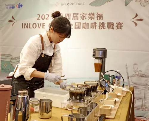 ▲高雄科技大學施家育再度拿下創意組第一名，獲得二連霸。（圖／家樂福）