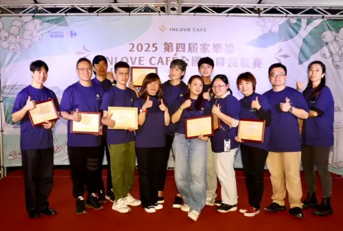 ▲賽事總召施智偉帶領世界級評審團一起催生未來的世界咖啡冠軍。（圖／家樂福）