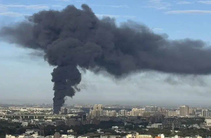 遠在國1都看得到！桃園蘆竹電纜回收場大火 黑煙竄天畫面曝光