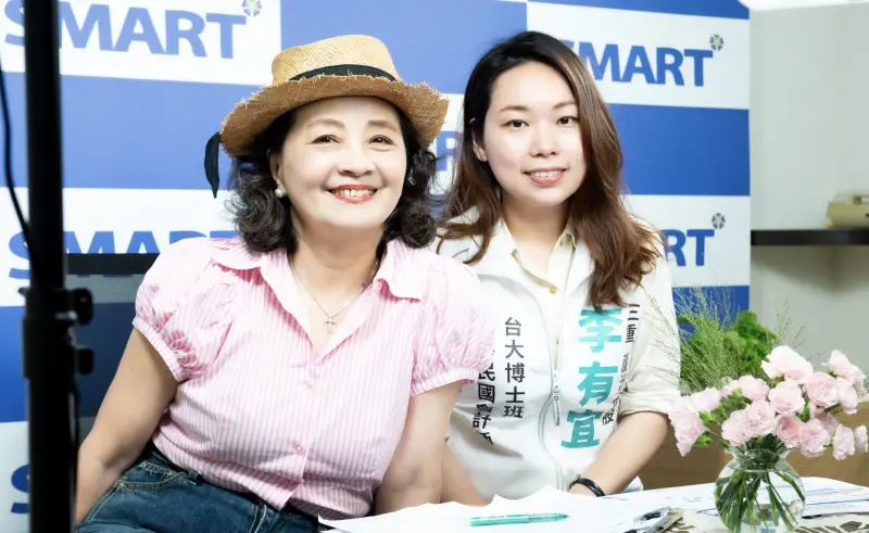 ▲民眾黨發言人李有宜與創黨004號元老朱蕙蓉（左）今日相繼宣布退出民眾黨。（圖／翻攝自李有宜臉書）