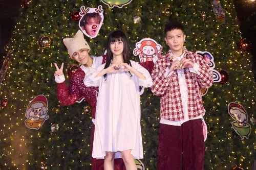 鼓鼓重返打工點做公益！合體白安、蕭秉治點亮聖誕樹送暖
